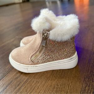 cupcakes & cashmere Glittery Gold Kids Boots with Faux Fur